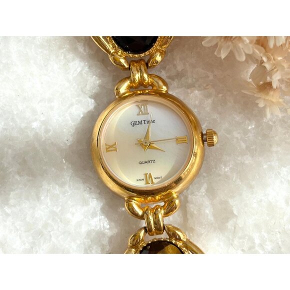 Gem Time Mother of Pearl Gold Toned Rhinestone Vintage Wristwatch 22mm - WORKS! - Picture 1 of 10